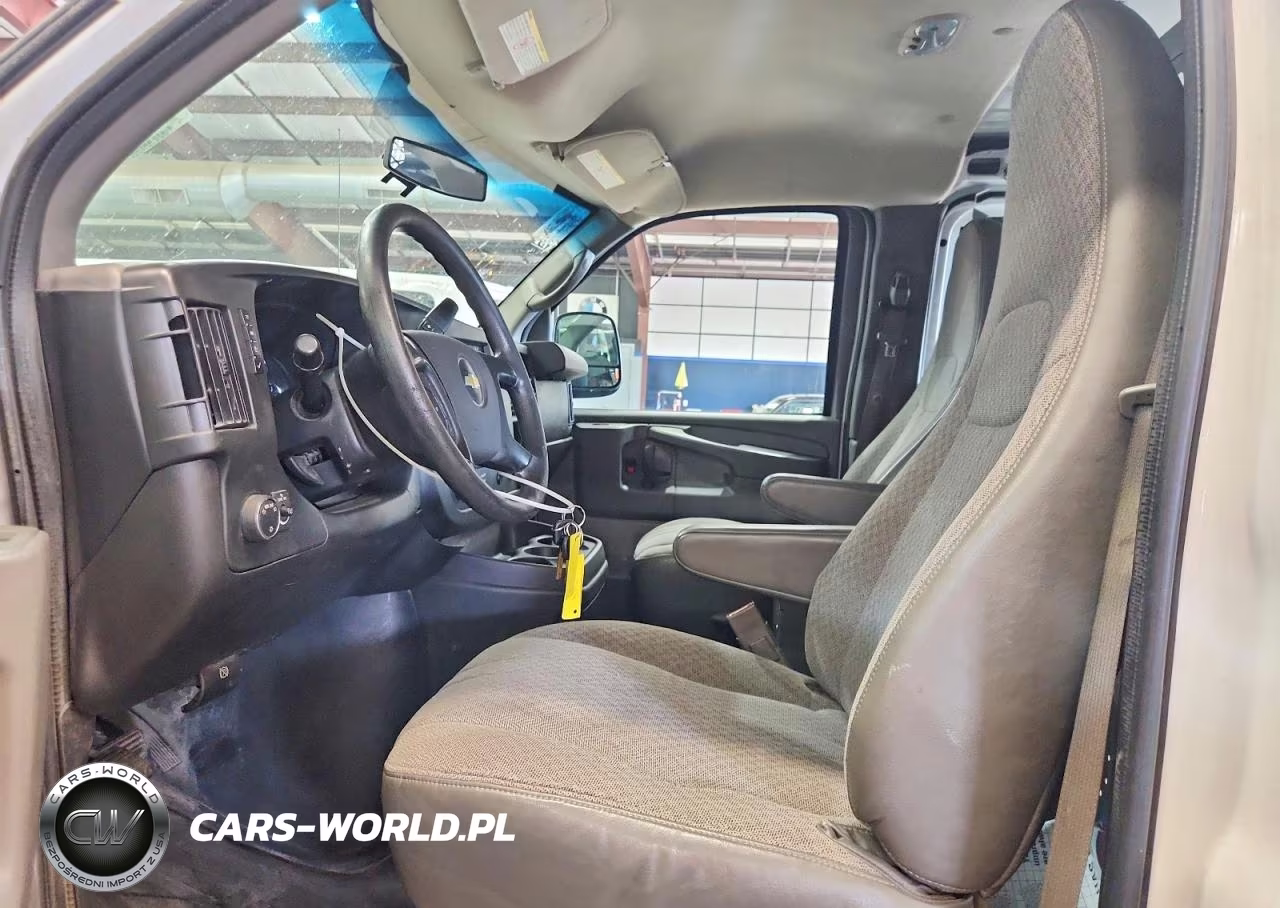 2015 Chevrolet Express G2500 VIN:1GCWGFCB0F1260519 - 7