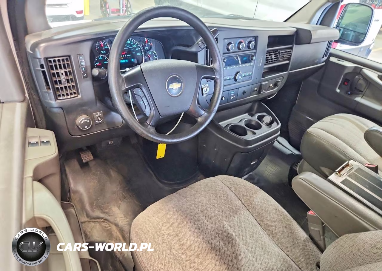2015 Chevrolet Express G2500 VIN:1GCWGFCB0F1260519 - 8