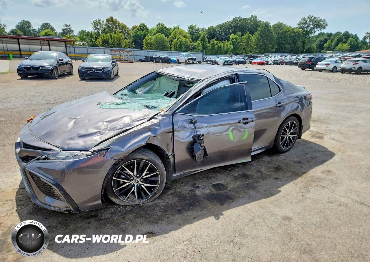 2024 Toyota Camry Hybrid Se