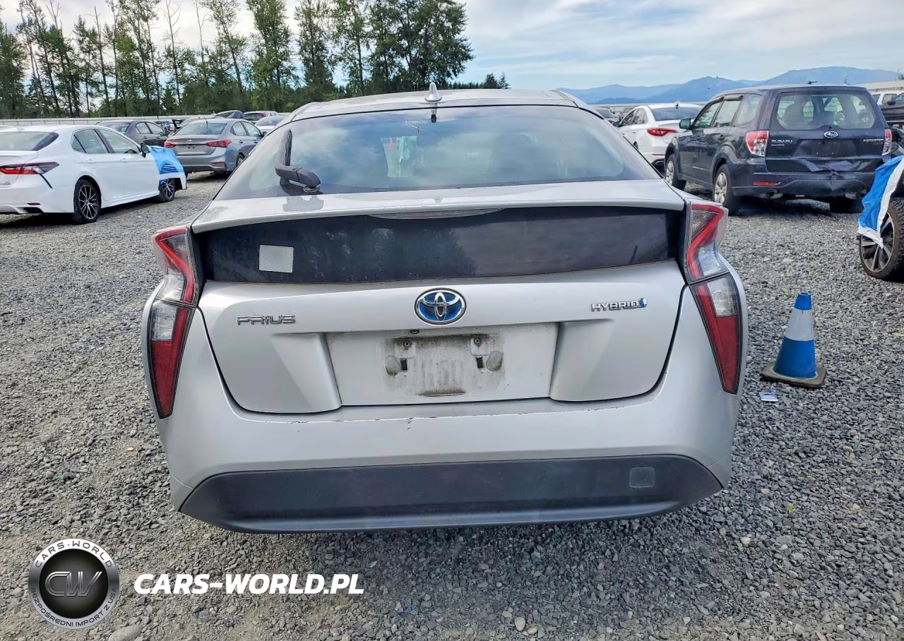 2016 Toyota Prius Two VIN:JTDKBRFUXG3516375 - 6