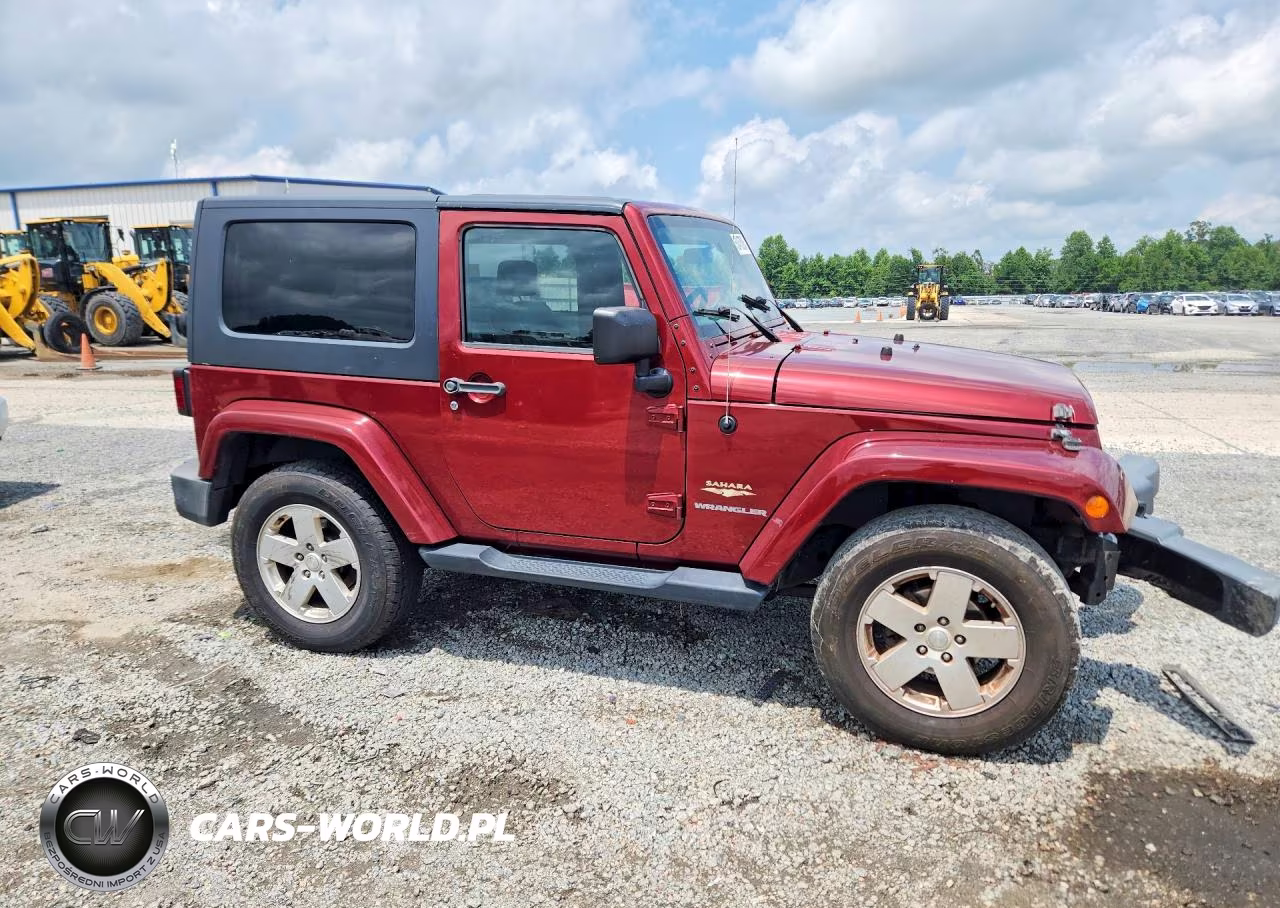 2010 Jeep Wrangler Sahara VIN:1J4AA5D17AL181528 - 4