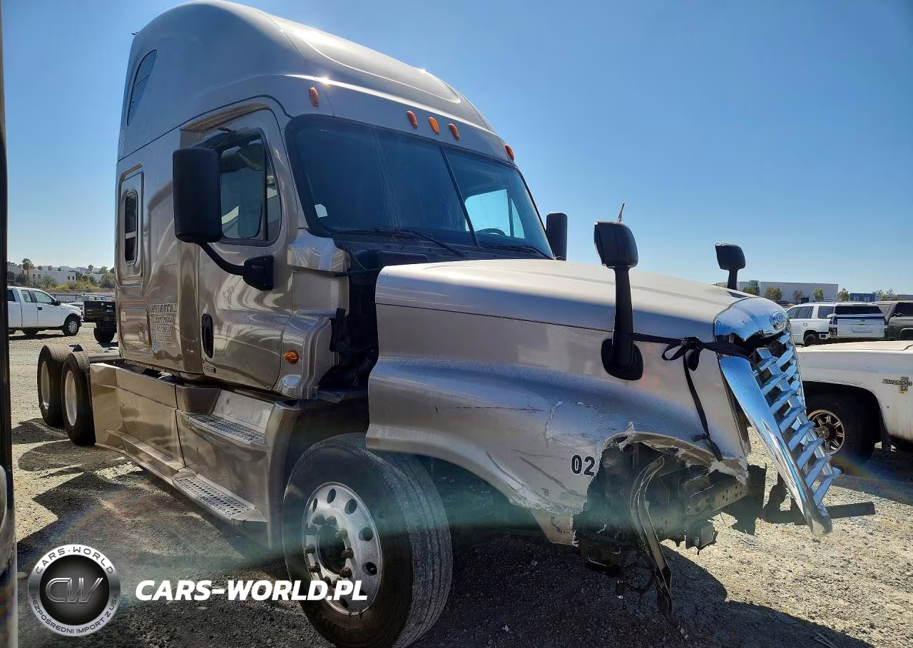 2015 Freightliner Cascadia Semi Truck VIN:3AKJGLD53FSBT5505 - 4