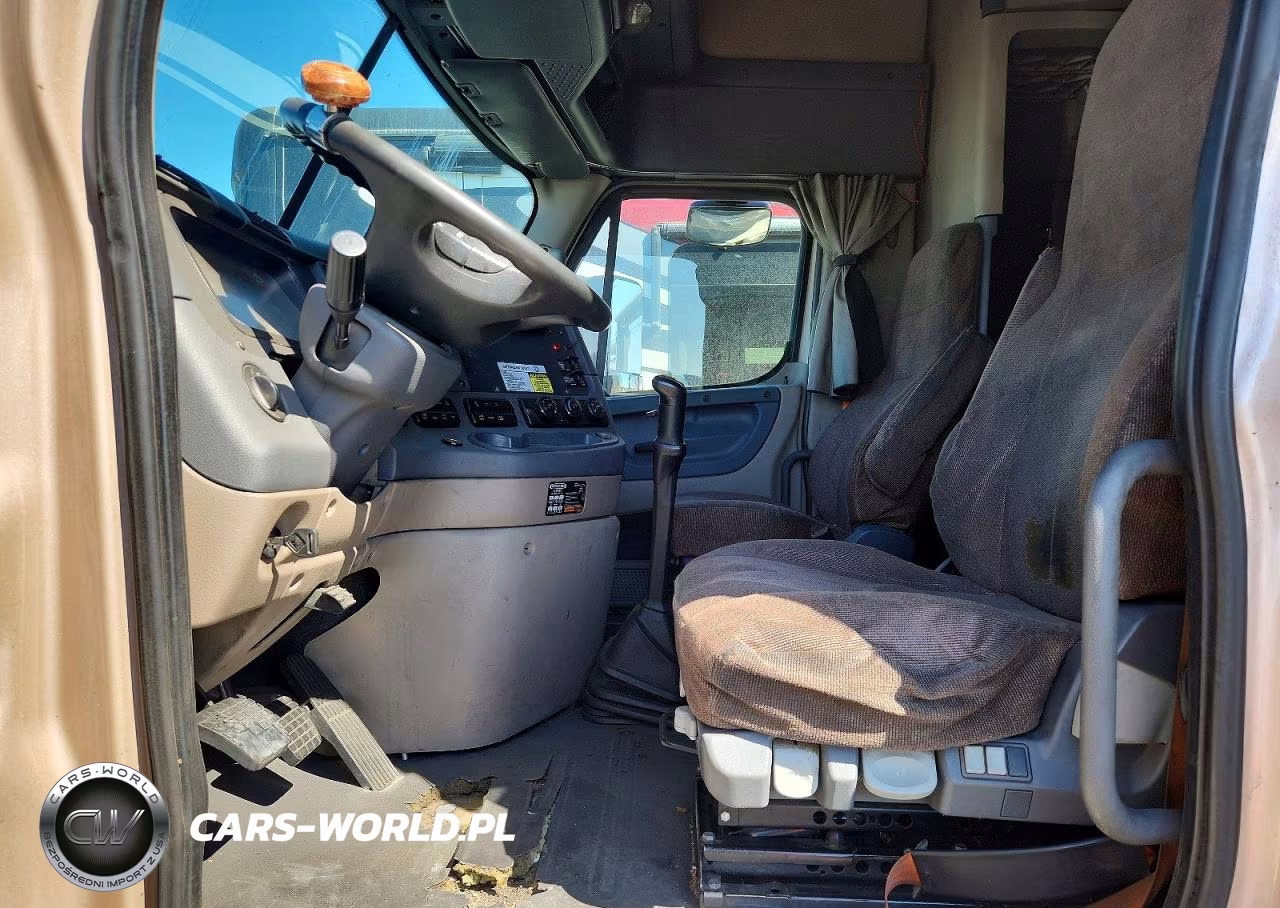 2015 Freightliner Cascadia Semi Truck VIN:3AKJGLD53FSBT5505 - 7
