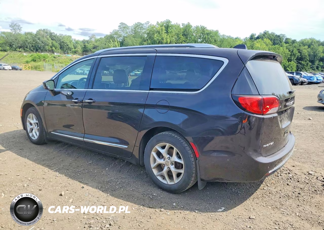 2018 Chrysler Pacifica Touring L Plus VIN:2C4RC1EG7JR114014 - 2