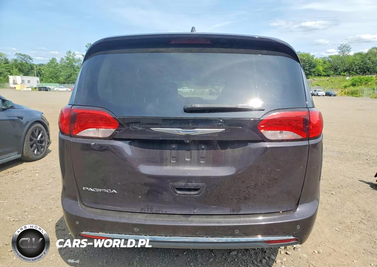 2018 Chrysler Pacifica Touring L Plus VIN:2C4RC1EG7JR114014 - 6
