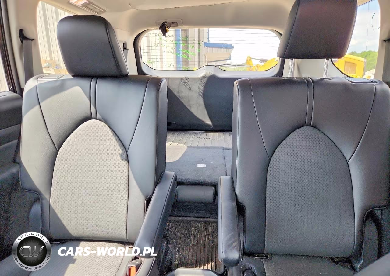 2024 Toyota Grand Highlander Xle VIN:5TDAAAB50RS064775 - 10