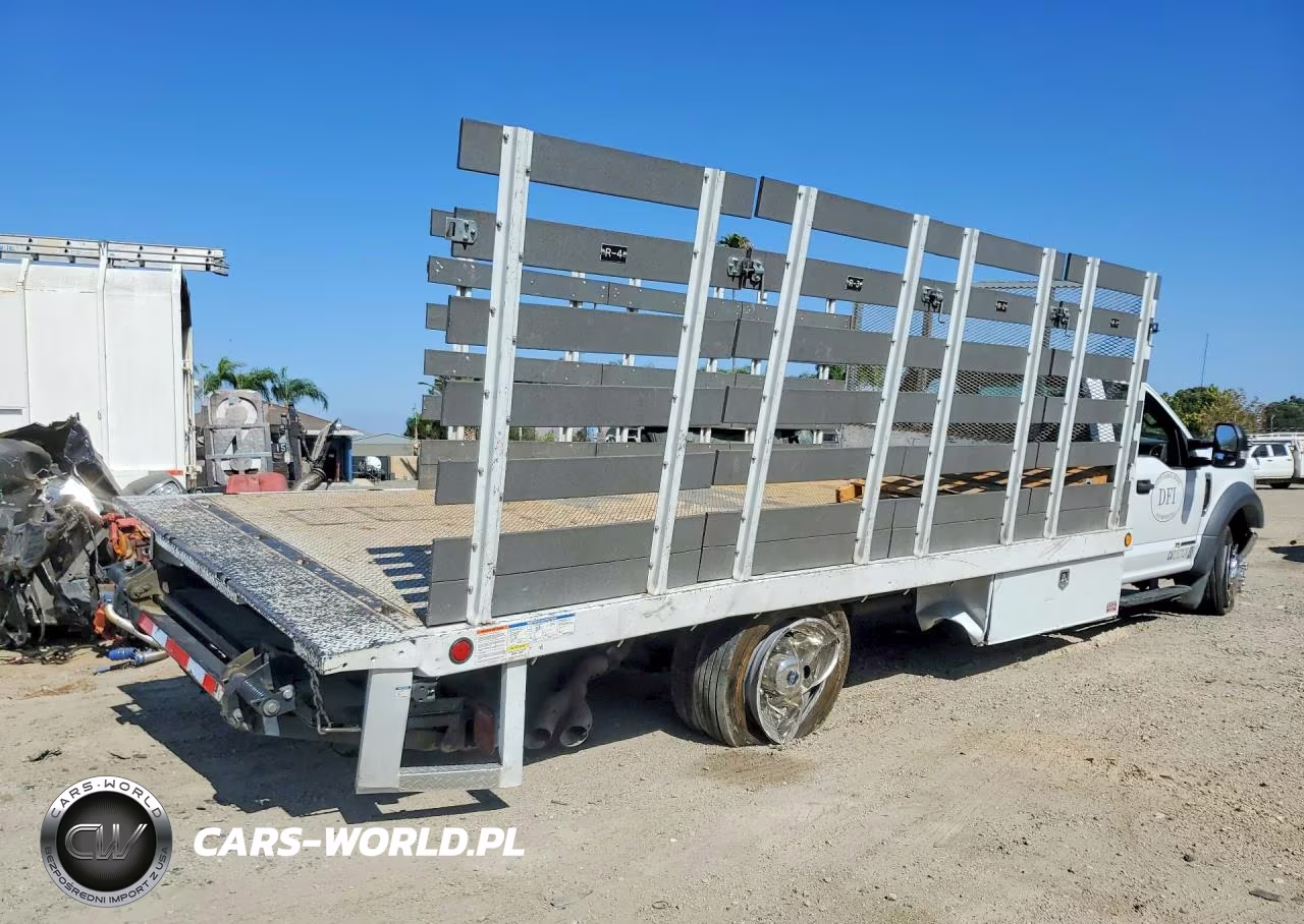 2017 Ford F-550 VIN:1FDUF5GT1HEE83750 - 3