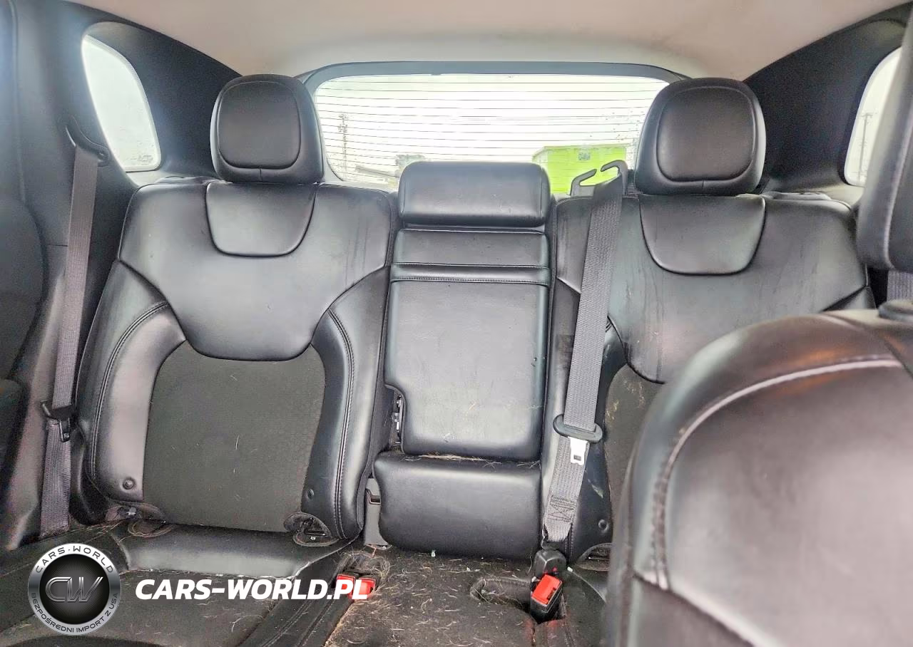 2019 Jeep Cherokee Latitude Plus VIN:1C4PJMLX7KD299137 - 10