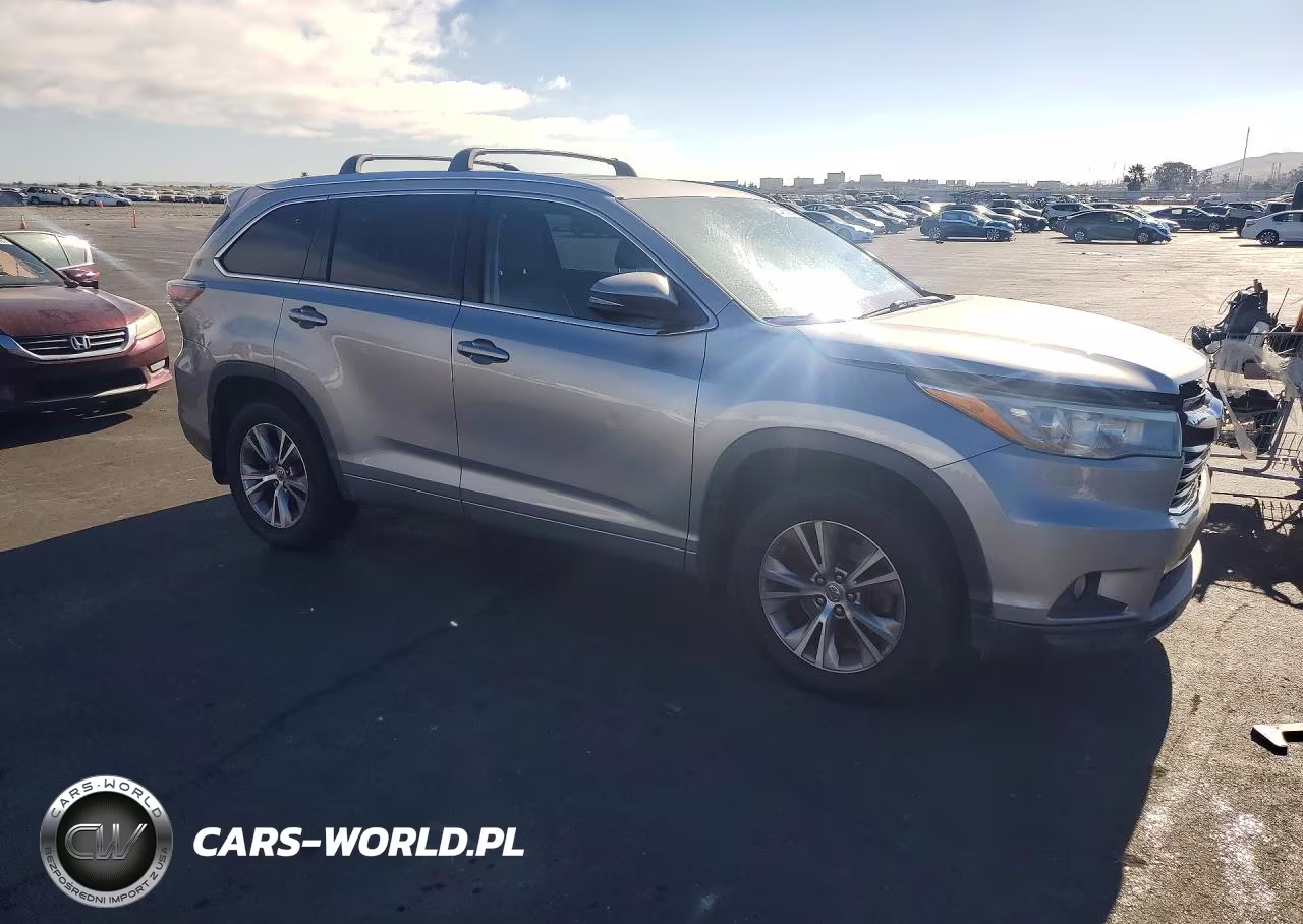 2015 Toyota Highlander Xle VIN:5TDJKRFH7FS113417 - 4