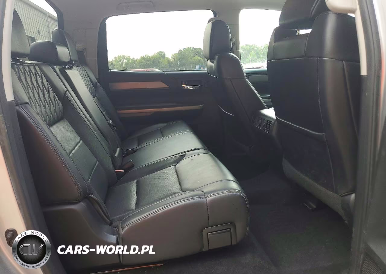 2018 Toyota Tundra Platinum VIN:5TFAW5F15JX747635 - 10