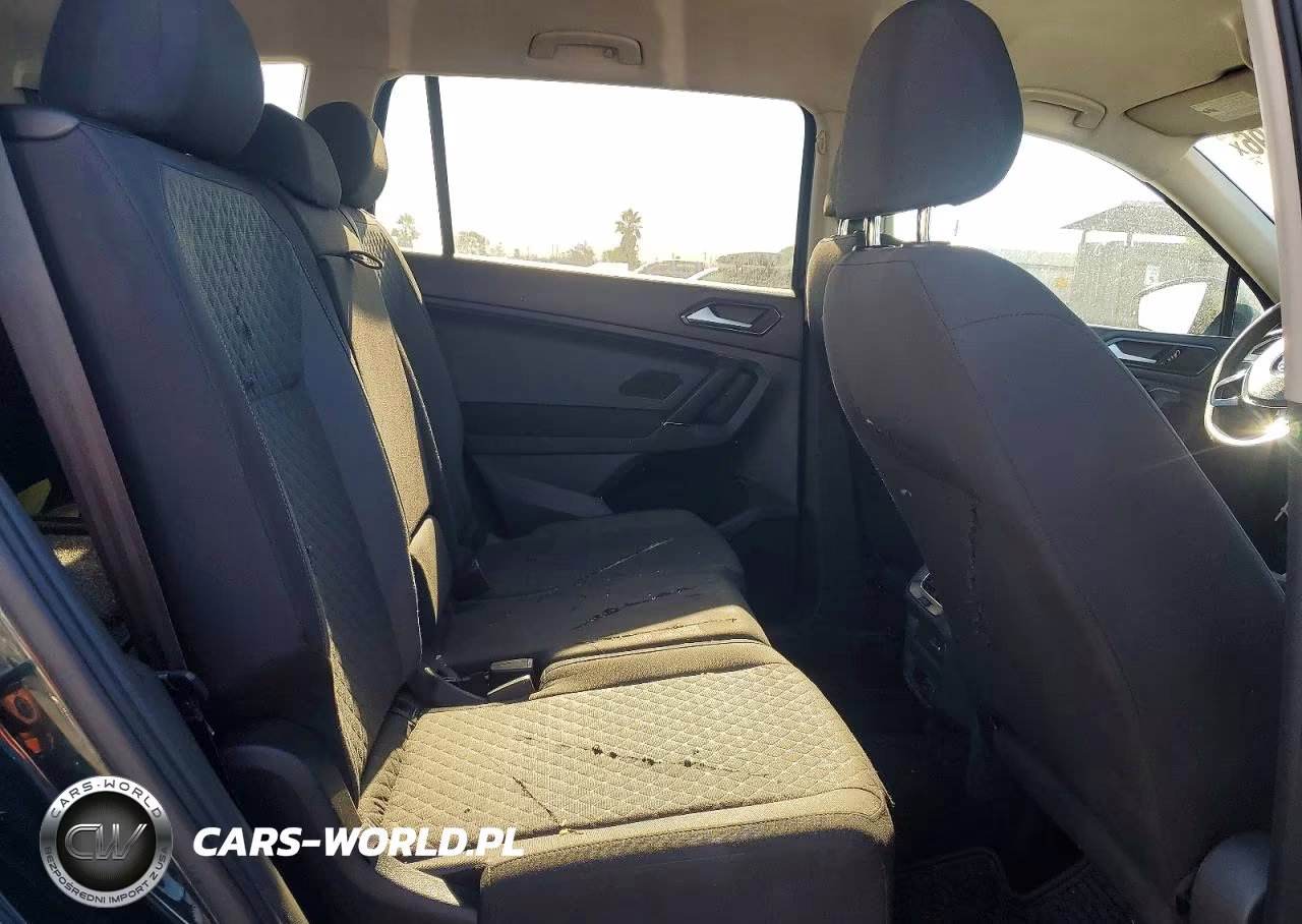 2018 Volkswagen Tiguan S VIN:3VV1B7AX5JM109668 - 11