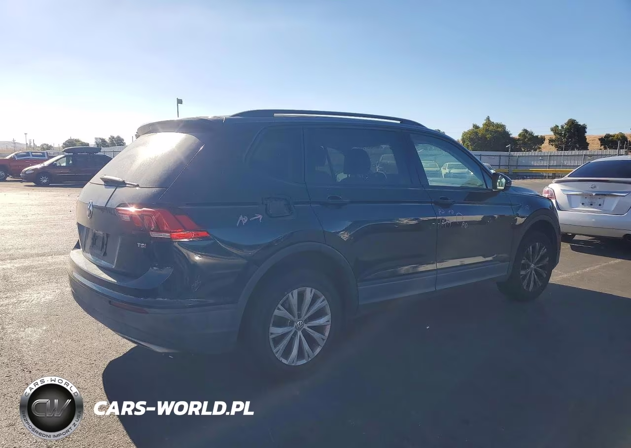 2018 Volkswagen Tiguan S VIN:3VV1B7AX5JM109668 - 3