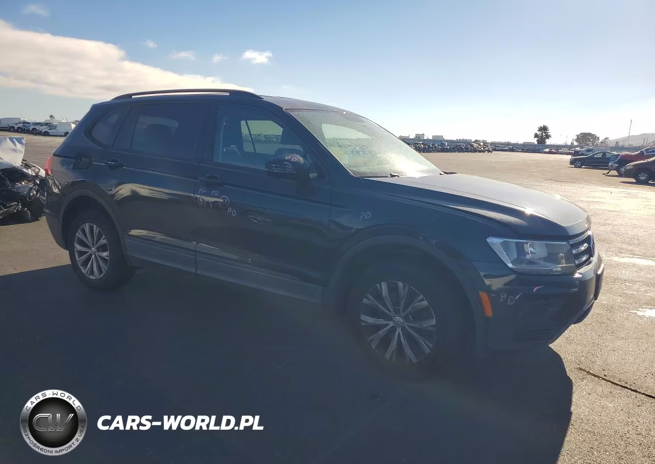 2018 Volkswagen Tiguan S VIN:3VV1B7AX5JM109668 - 4