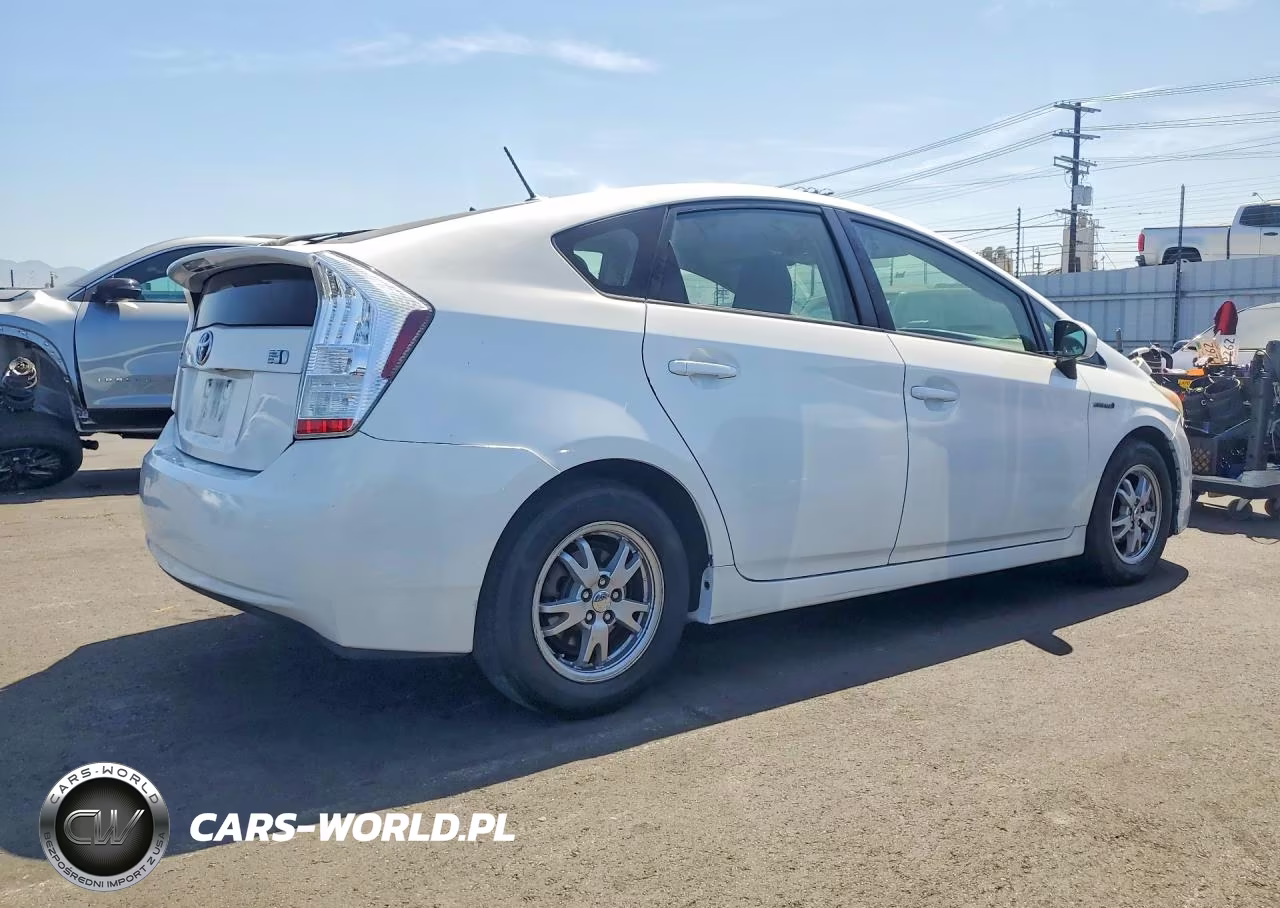 2011 Toyota Prius Two VIN:JTDKN3DU4B1473079 - 3
