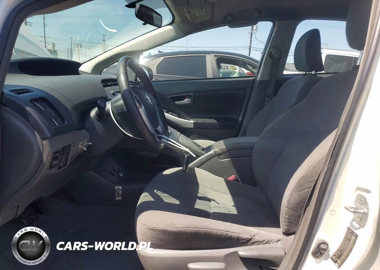 2011 Toyota Prius Two VIN:JTDKN3DU4B1473079 - 7