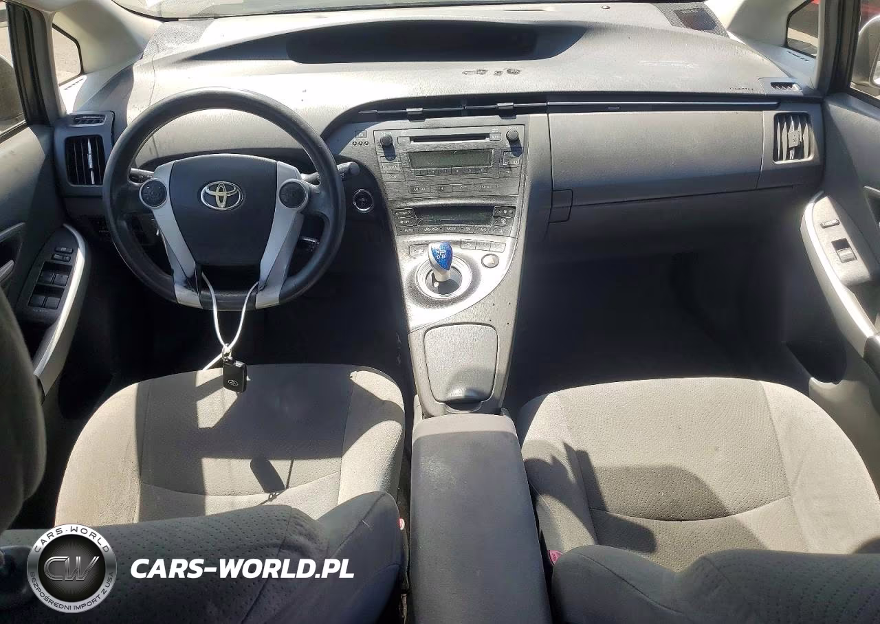 2011 Toyota Prius Two VIN:JTDKN3DU4B1473079 - 8
