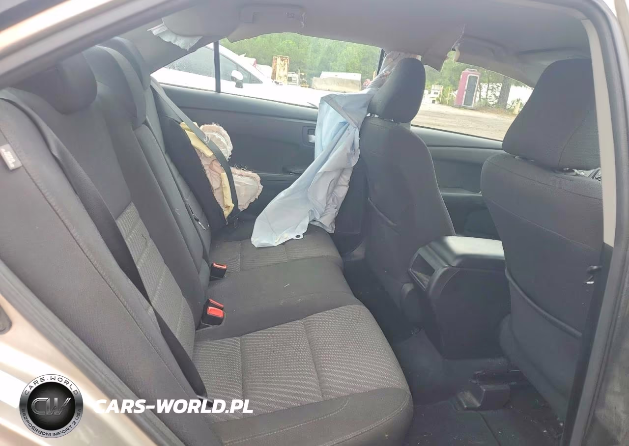 2017 Toyota Camry Le VIN:4T1BF1FK2HU345357 - 10