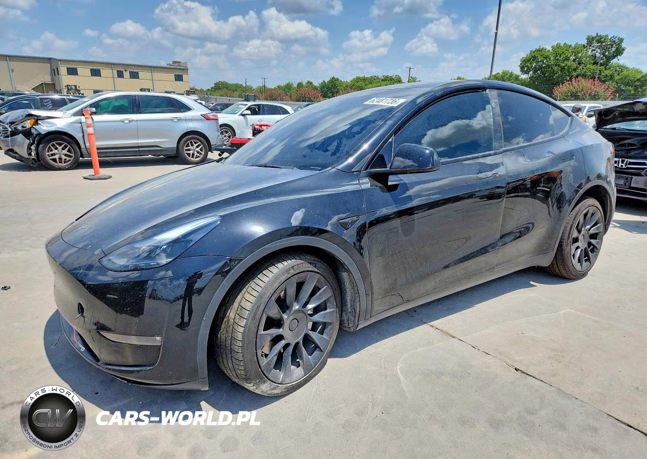2023 Tesla Model Y – zdjęcie 1 z 13