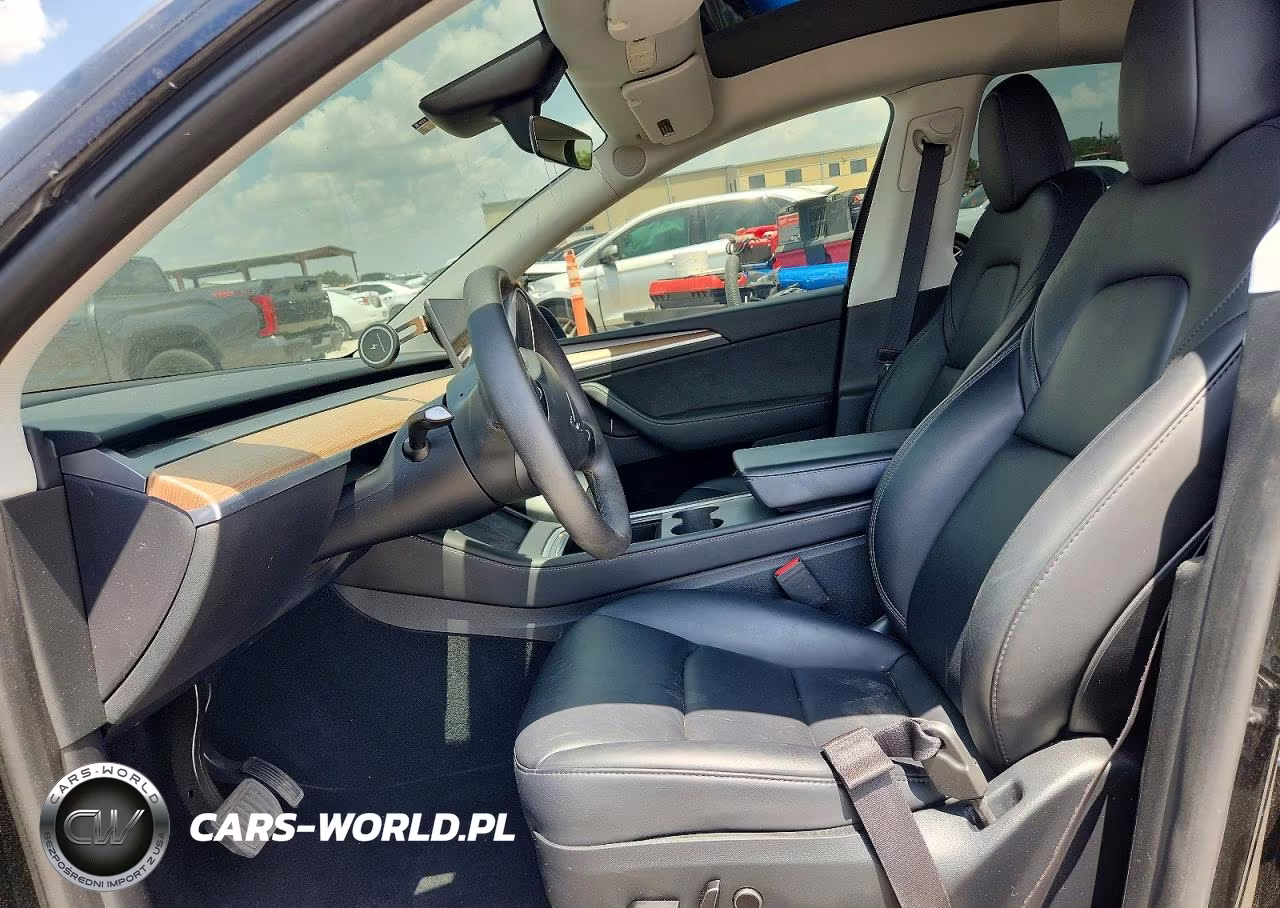 2023 Tesla Model Y VIN:7SAYGAEE8PF832113 - 7