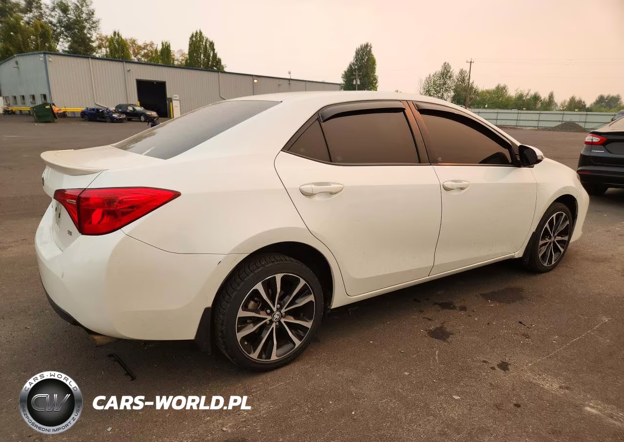 2017 Toyota Corolla Se VIN:5YFBURHE3HP613359 - 3
