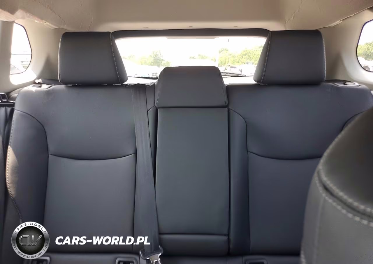2026 Toyota Corolla Cross Xle VIN:7MUEAABG7TV193502 - 10