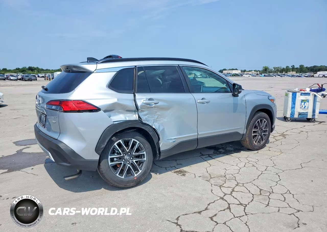 2026 Toyota Corolla Cross Xle VIN:7MUEAABG7TV193502 - 3