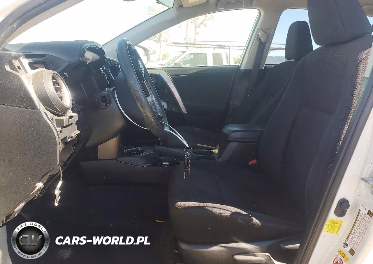 2018 Toyota Rav4 Le VIN:JTMZFREVXJJ167881 - 7