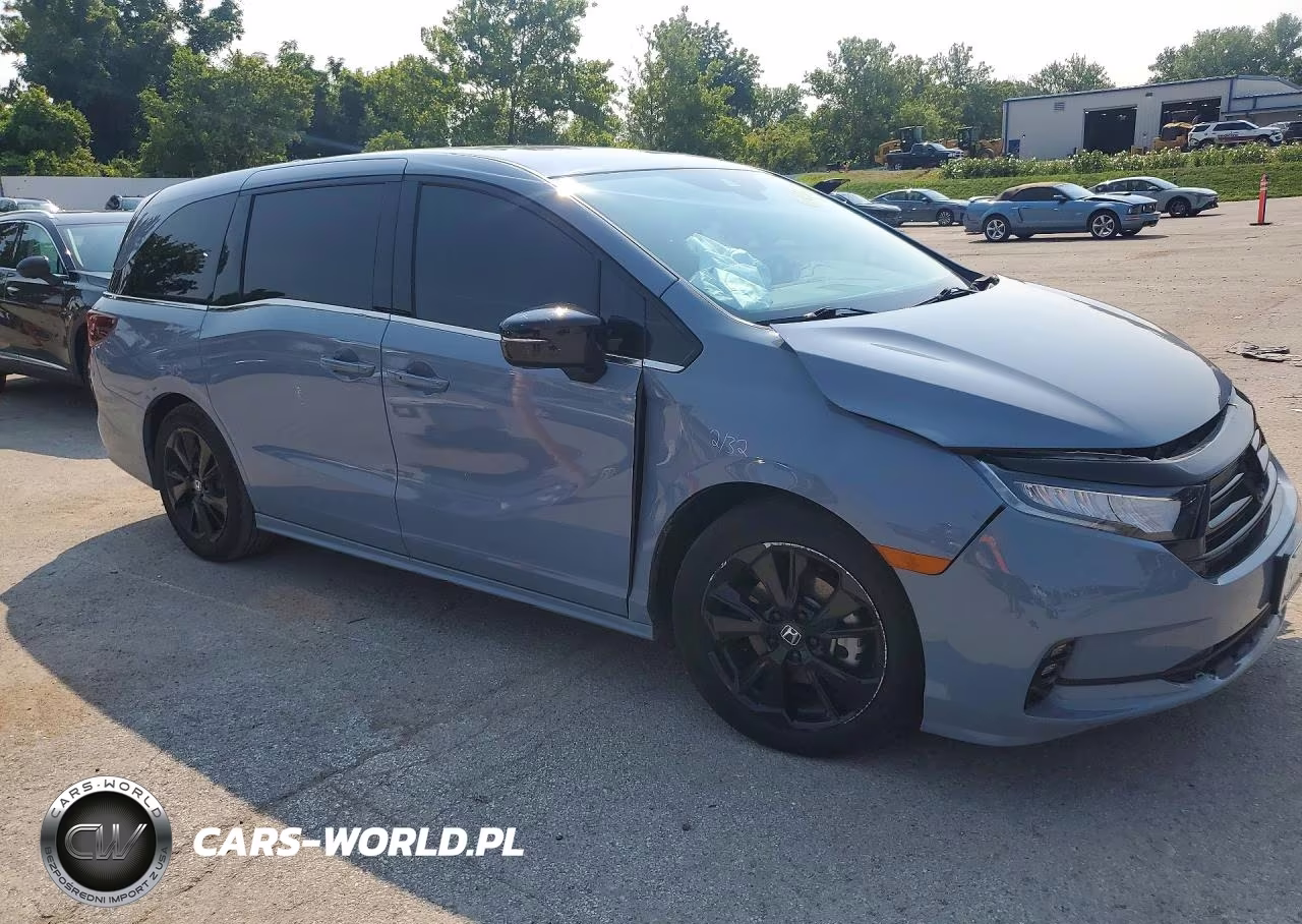 2023 Honda Odyssey Sport-L VIN:5FNRL6H70PB046605 - 4
