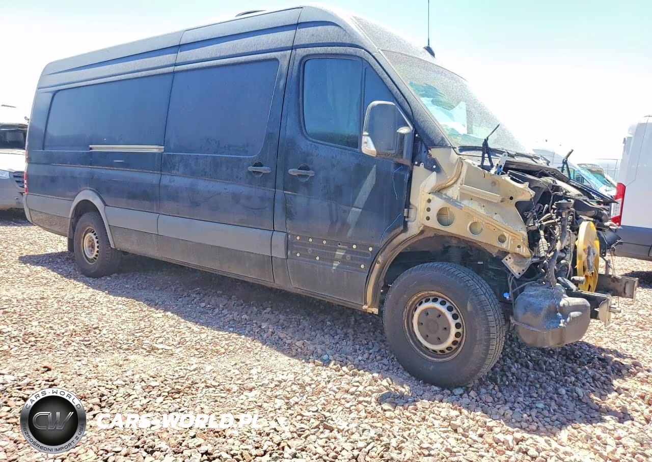 2017 Mercedes-Benz Sprinter 2500 Delivery Van VIN:WD3PE8CD6HP525381 - 4