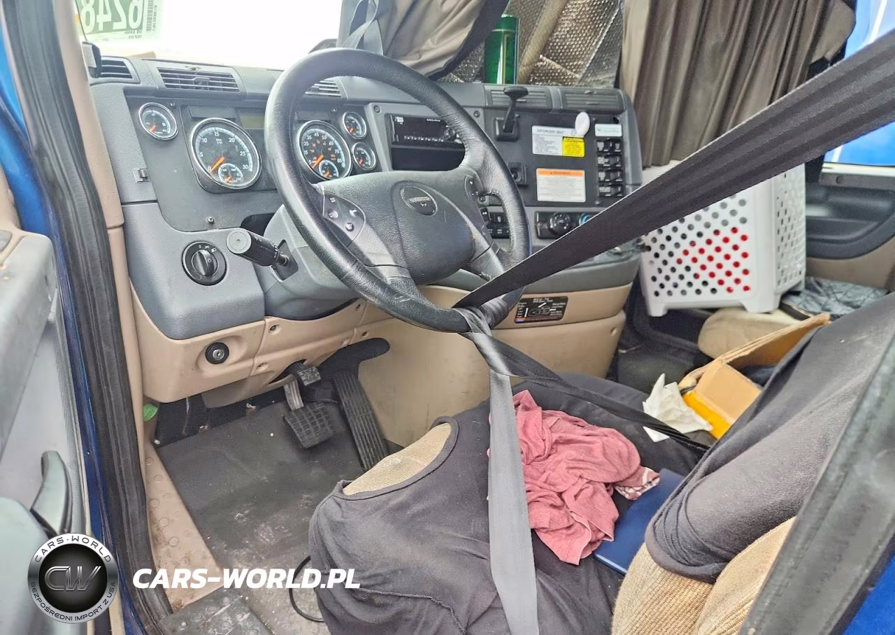 2017 Freightliner Cascadia 125 Semi Truck VIN:3AKJGLDR8HSHW5851 - 8