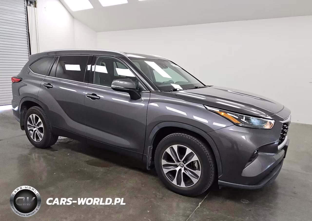 2022 Toyota Highlander Xle VIN:5TDHZRBH1NS186068 - 4