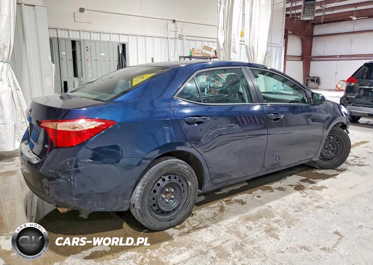 2017 Toyota Corolla Le VIN:2T1BURHE9HC858411 - 3