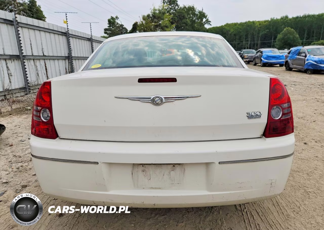 2010 Chrysler 300 Touring VIN:2C3CA4CD2AH104507 - 6