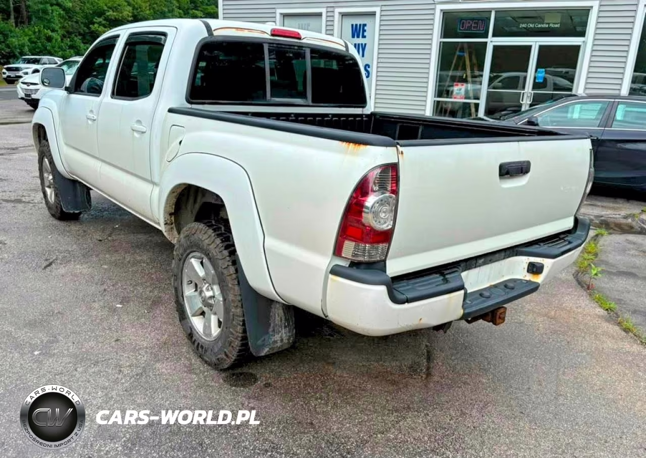2010 Toyota Tacoma V6 VIN:3TMLU4EN1AM053821 - 3