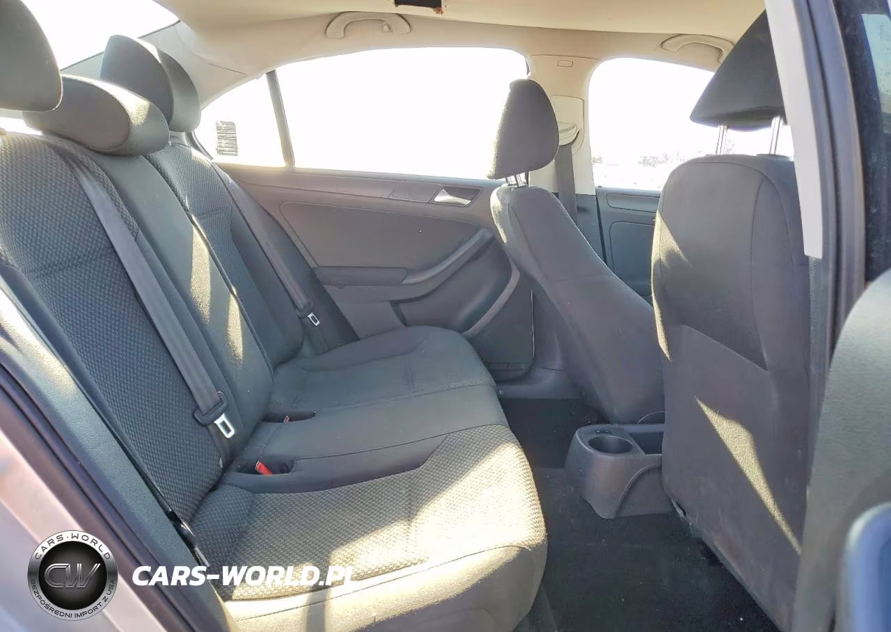 2011 Volkswagen Jetta Base VIN:3VW2K7AJ2BM379101 - 10