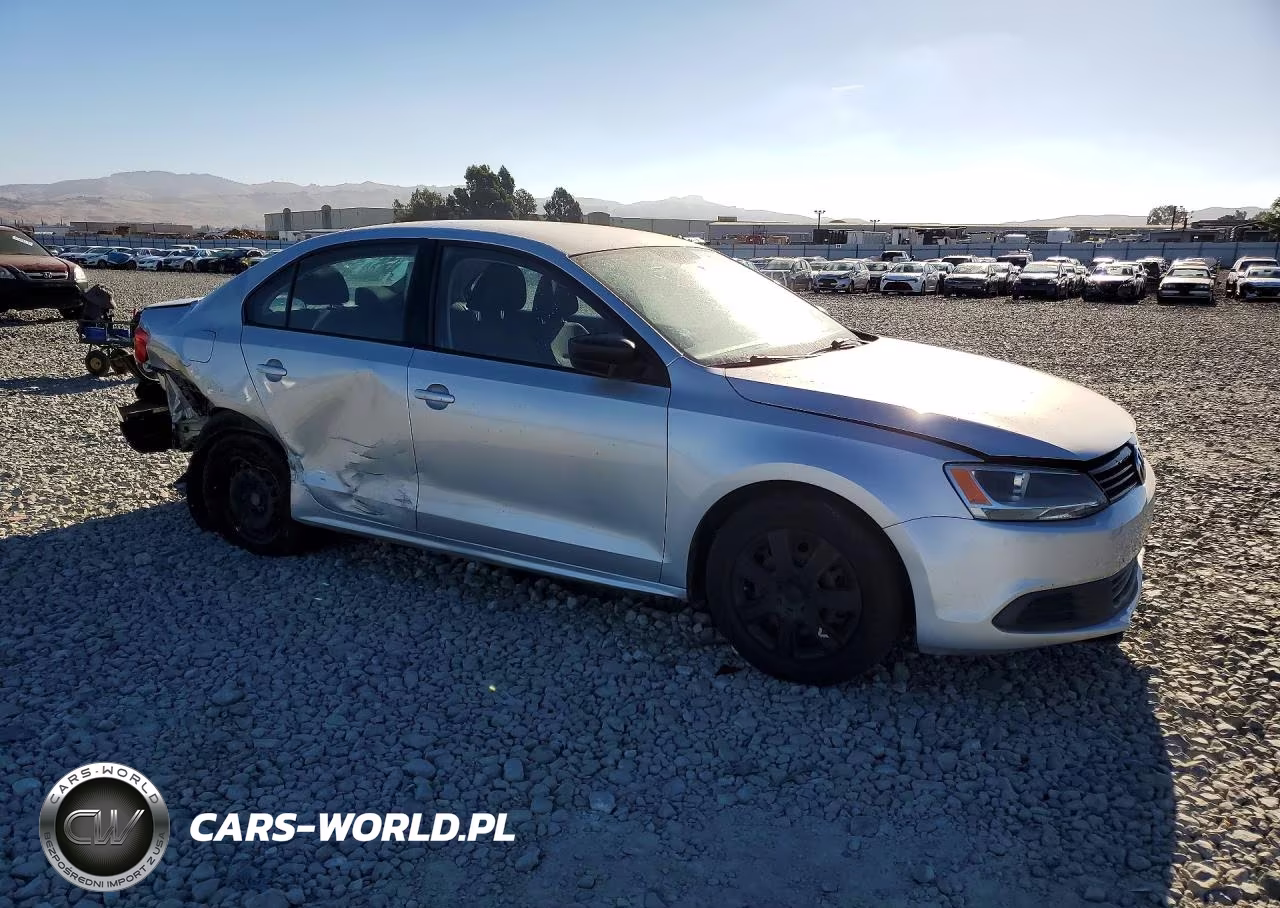 2011 Volkswagen Jetta Base VIN:3VW2K7AJ2BM379101 - 4