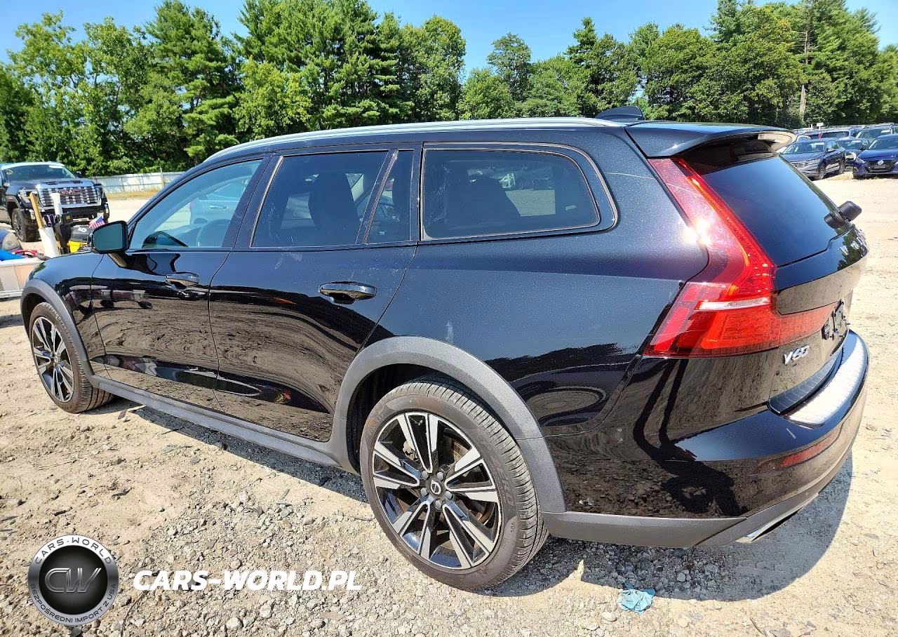 2022 Volvo V60 Cross Country T5 Momentum VIN:YV4102WK4N1085335 - 2