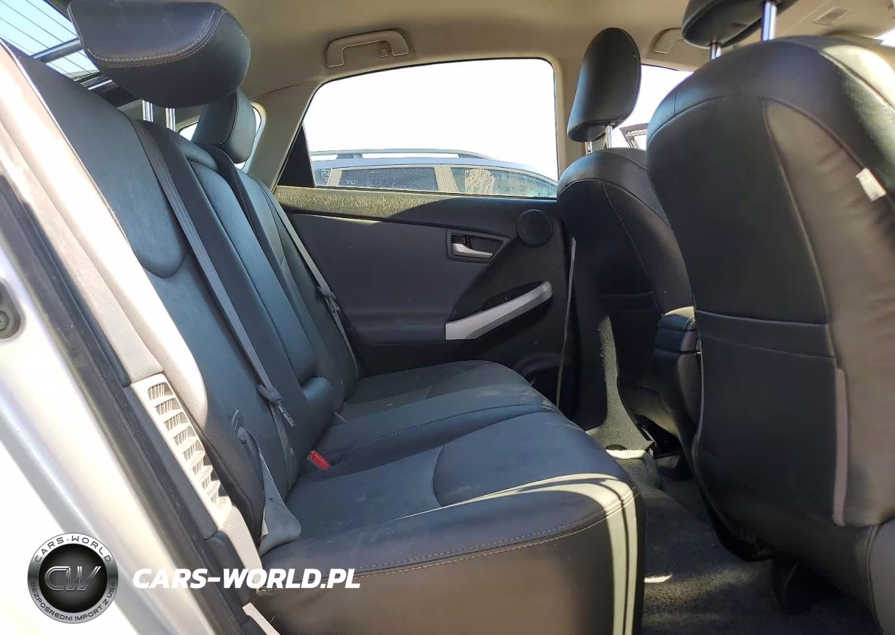 2013 Toyota Prius Four VIN:JTDKN3DU5D5649388 - 10