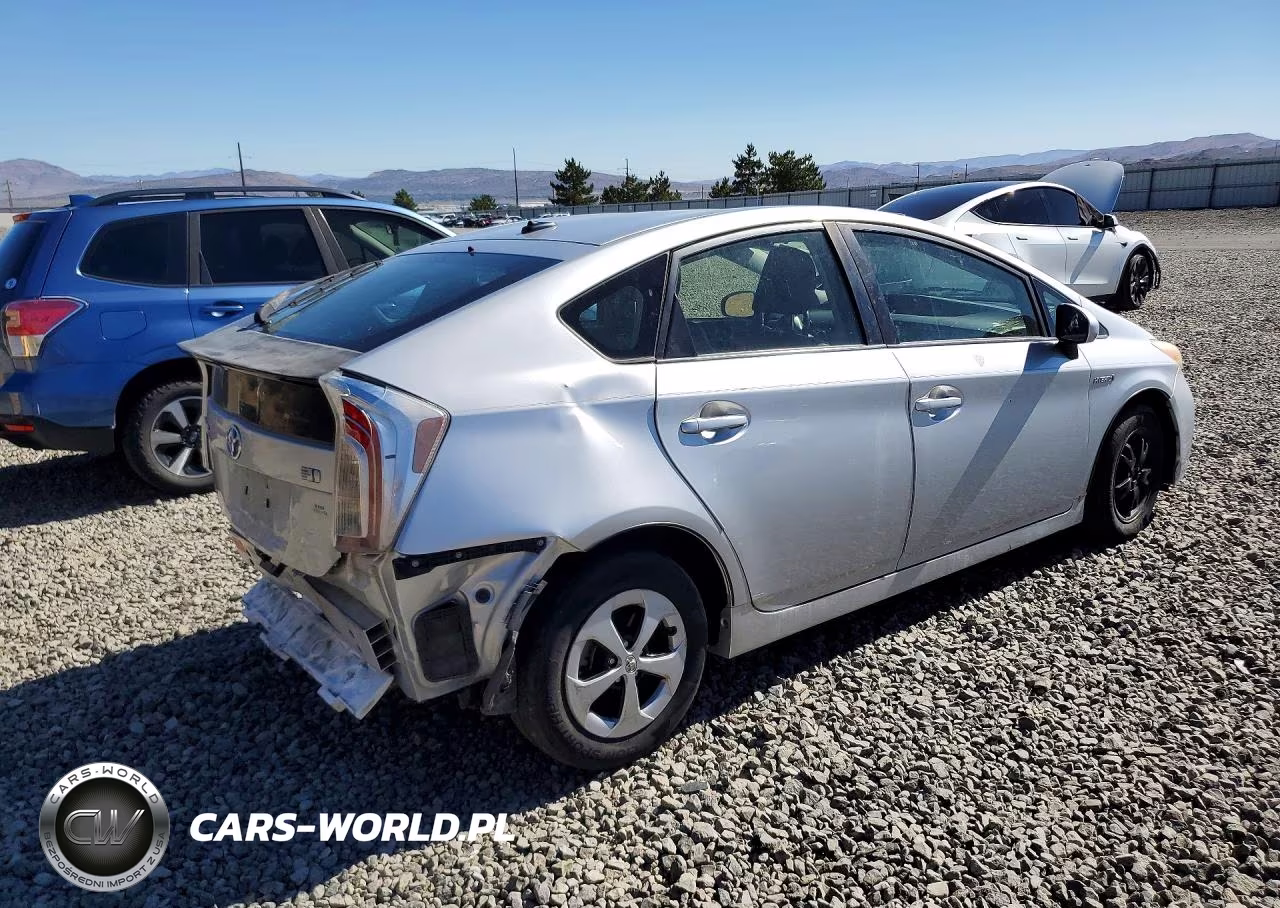 2013 Toyota Prius Four VIN:JTDKN3DU5D5649388 - 3