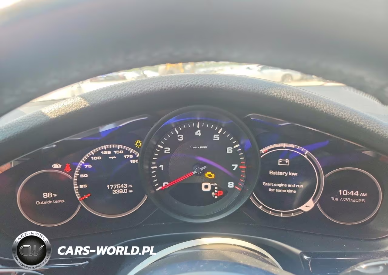 2018 Porsche Panamera 4 VIN:WP0AA2A74JL119601 - 9