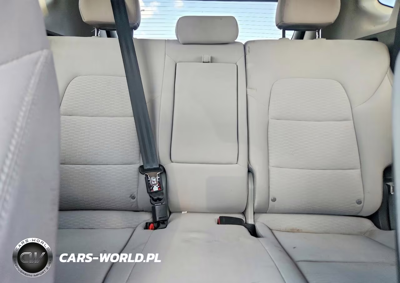 2021 Hyundai Tucson Value VIN:KM8J3CA45MU368232 - 10