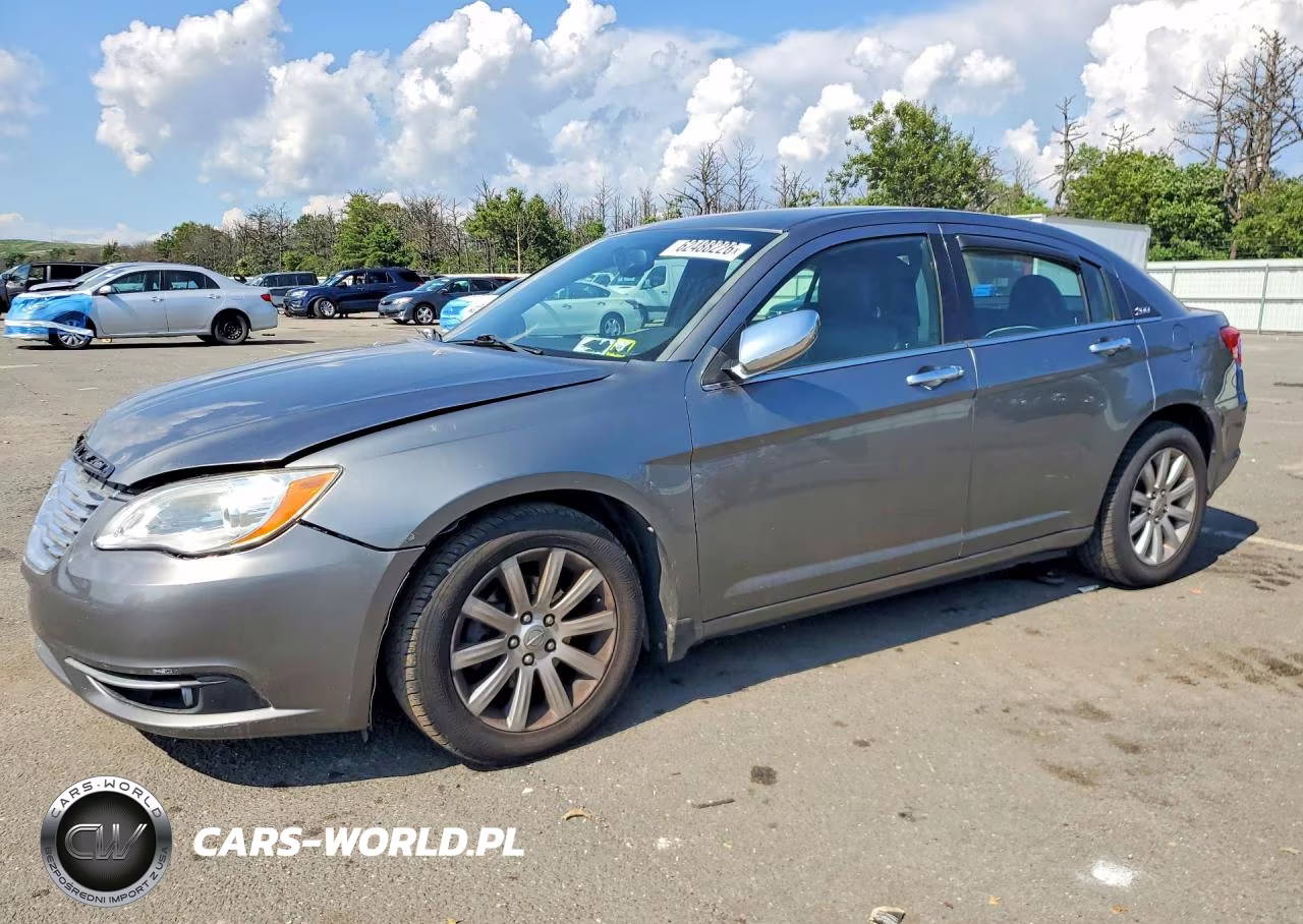 2013 Chrysler 200 Limited – zdjęcie 1 z 12