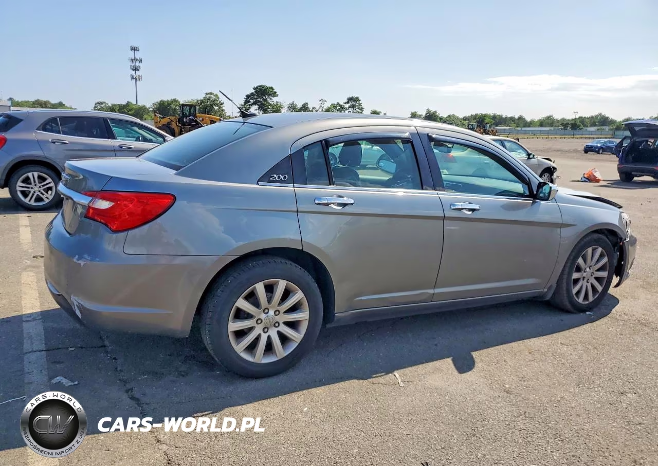 2013 Chrysler 200 Limited VIN:1C3CCBCG4DN747364 - 3