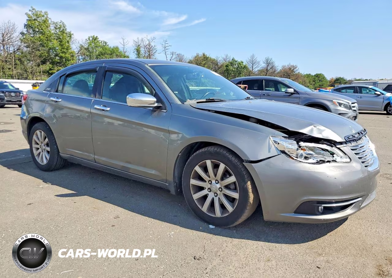 2013 Chrysler 200 Limited VIN:1C3CCBCG4DN747364 - 4