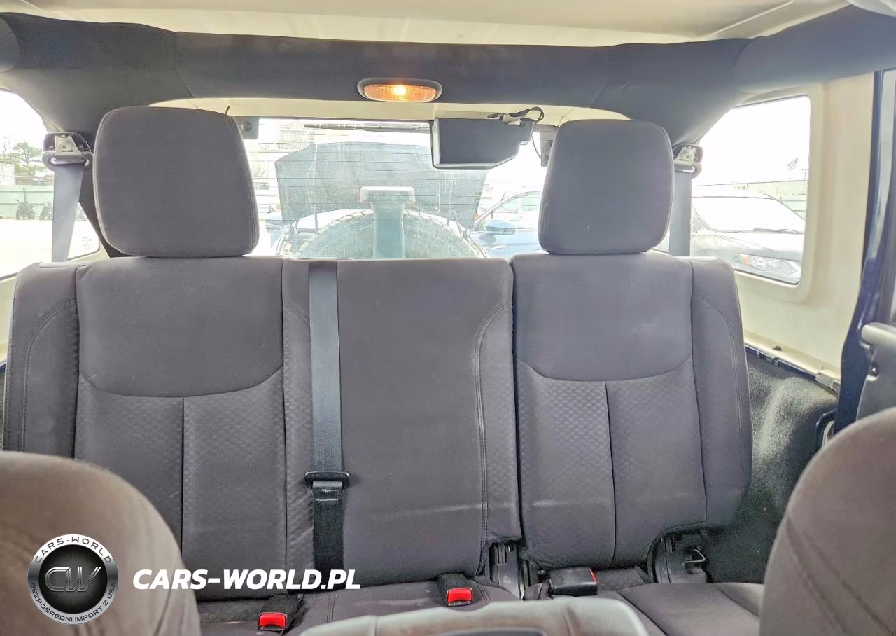 2013 Jeep Wrangler Unlimited Sport VIN:1C4BJWKGXDL632737 - 10