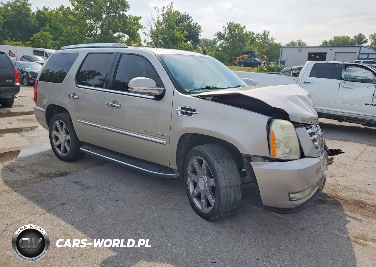 2008 Cadillac Escalade VIN:1GYFK63848R268415 - 4