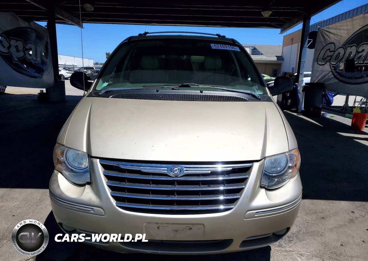2005 Chrysler Town & Country Limited VIN:2C8GP64L55R269334 - 5