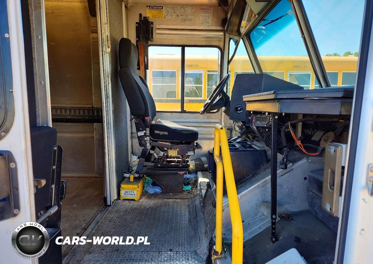 2016 Freightliner Chassis M Line Walk-In Van VIN:4UZAC2DV9GCHP5420 - 7