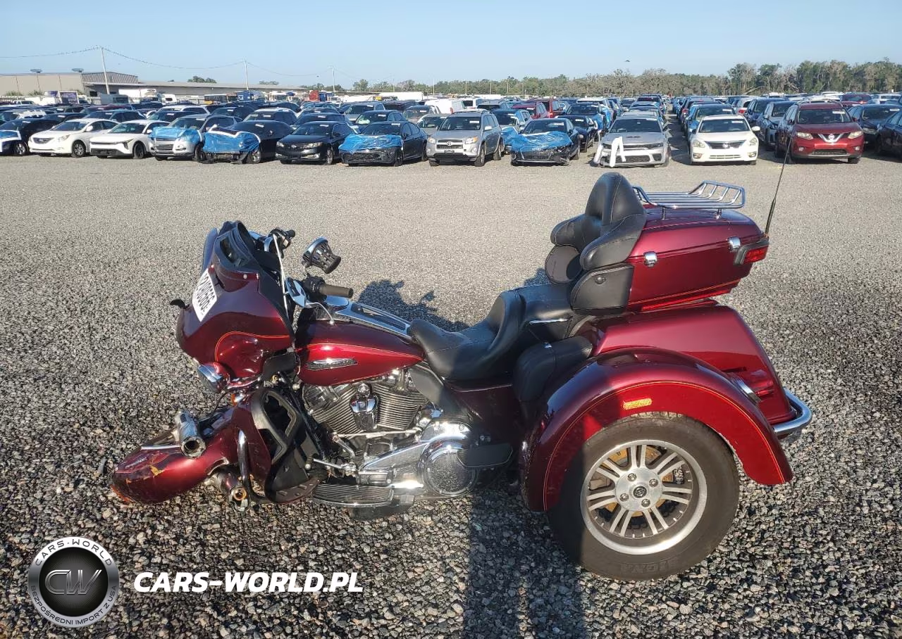 2017 Harley-Davidson Flhtcutg Tri Glide Ultra VIN:1HD1MAD19HB851648 - 3
