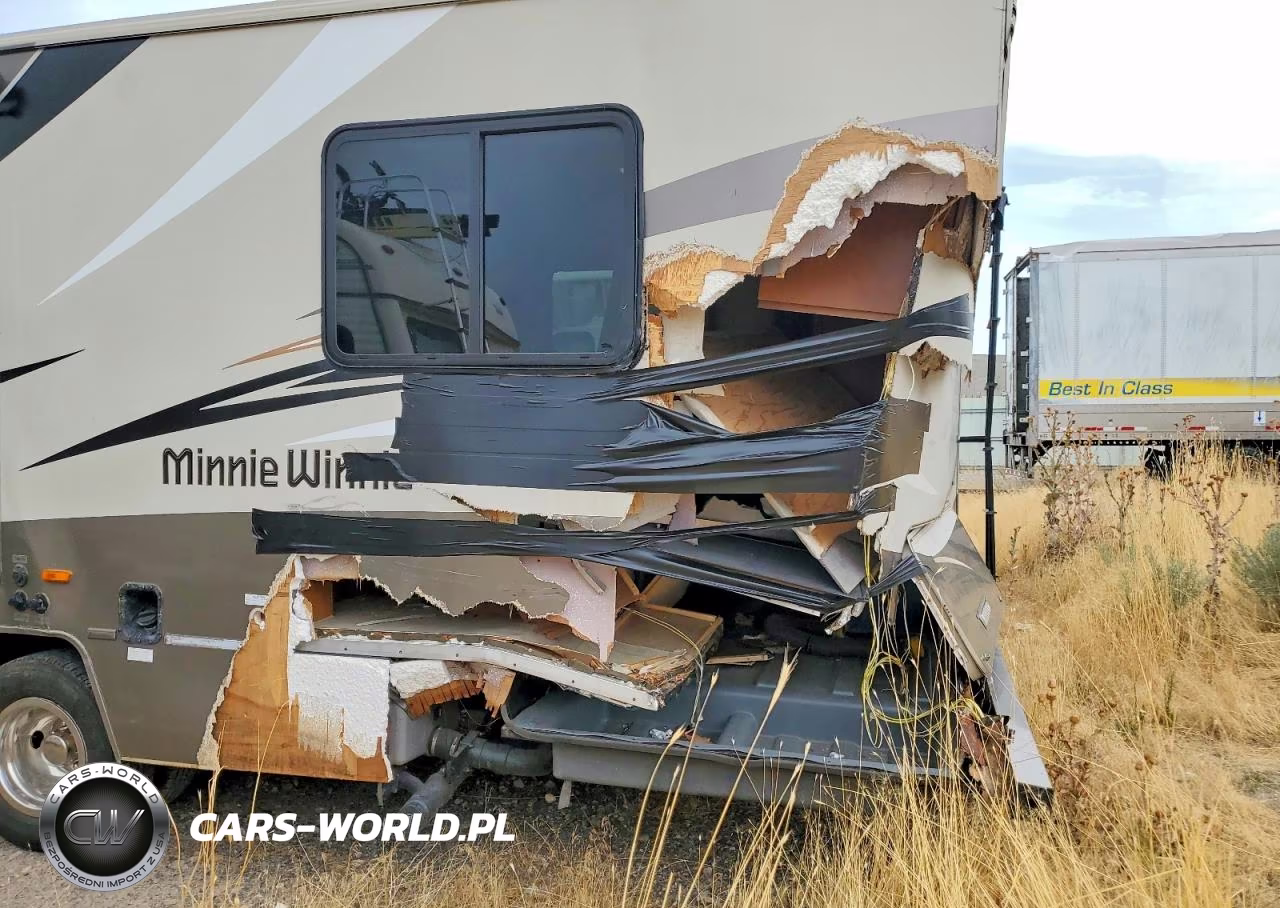 2016 Winnebago Minnie Winnie Rv VIN:1FDXE4FS3GDC16519 - 9